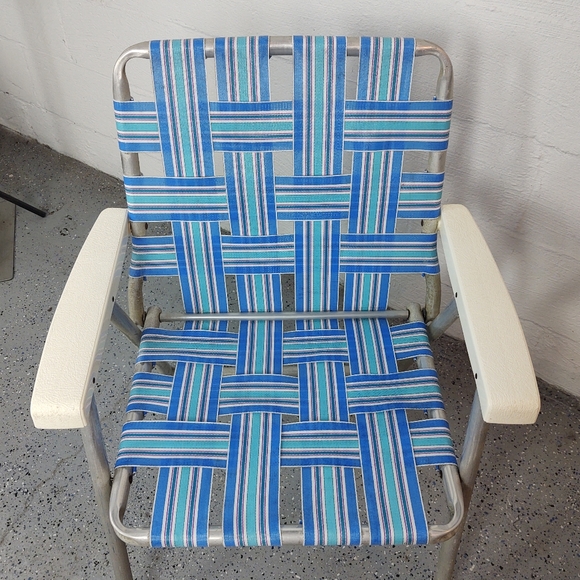 Vintage Webbed Lawnchair - Picture 2 of 5